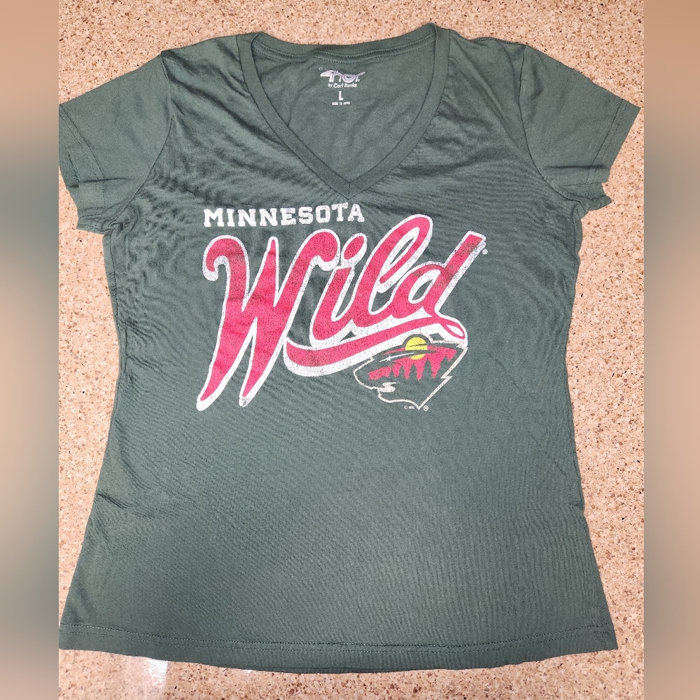 Minnesota Wild Women's V-neck Size Large